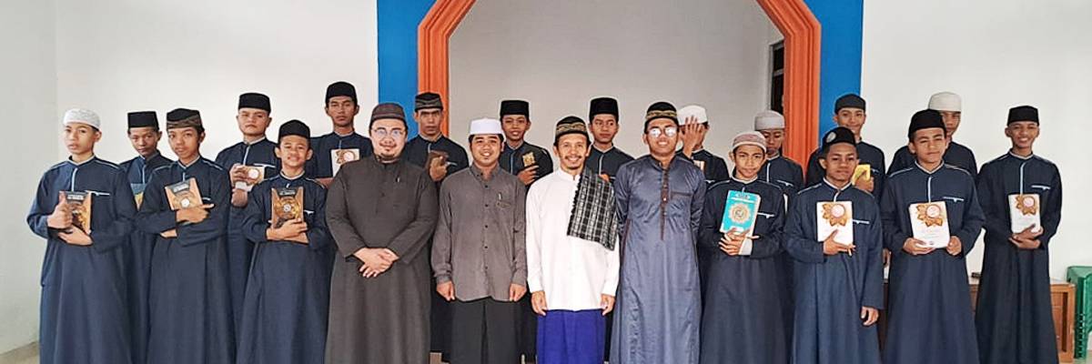 Guru dan Santri Pesantren Terpadu Darussalam